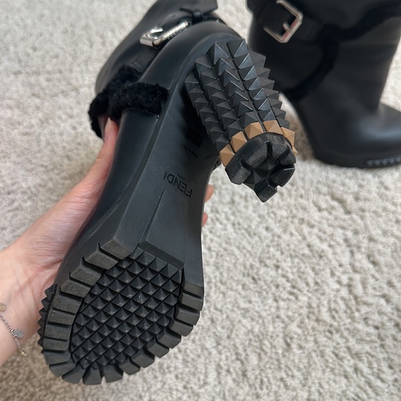 FENDI ANCLE BOOTS SIZE 36.5 BLACK 99% NEW - Picture 3 of 6
